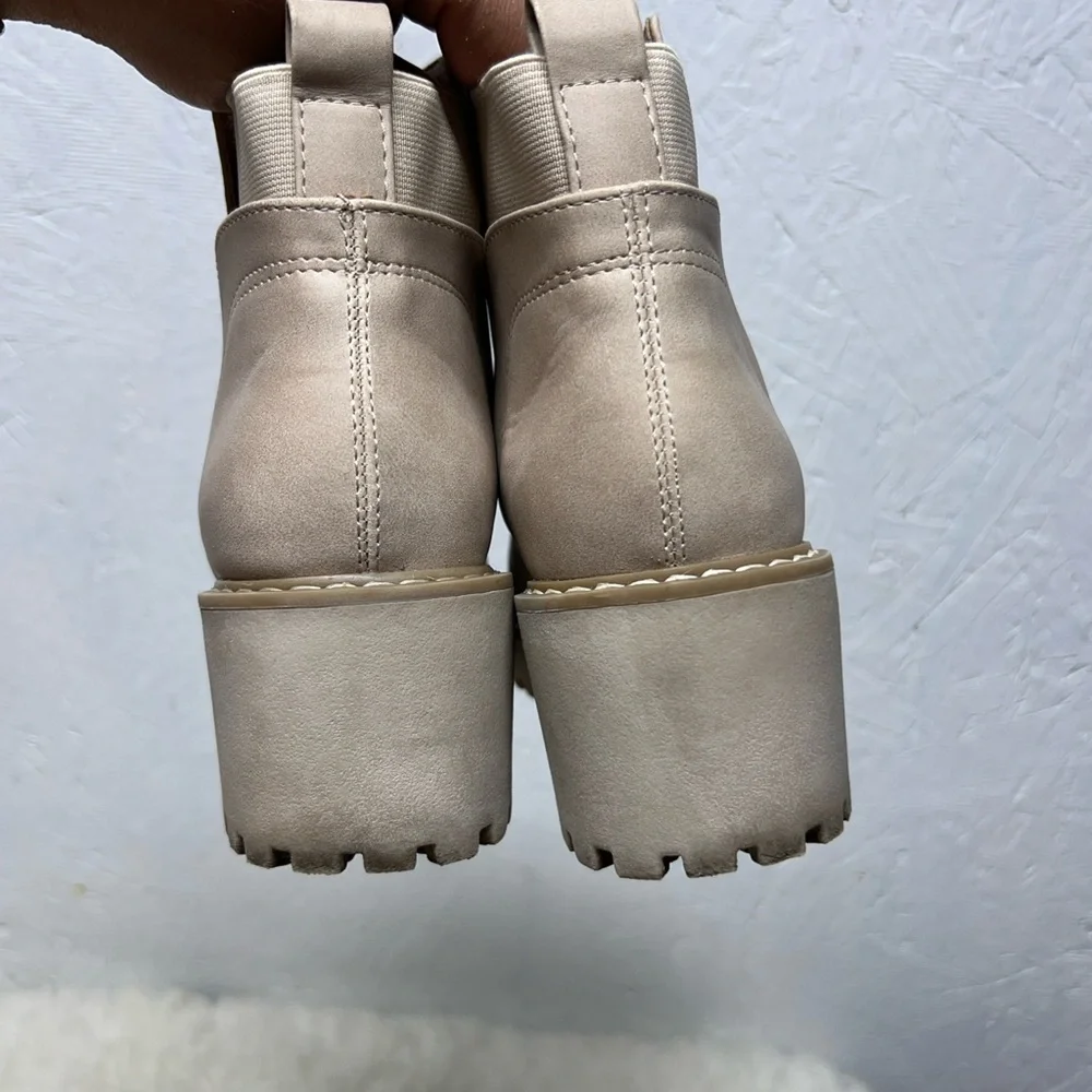 Dolce Vita Tan Almond toe Rielle Wedge Lug sole Boots Booties size 6.5 - Picture 3 of 6